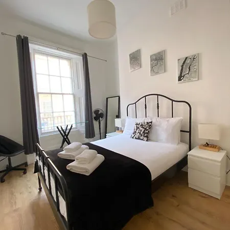 Stay In The Heart Of Soho London Exterior photo