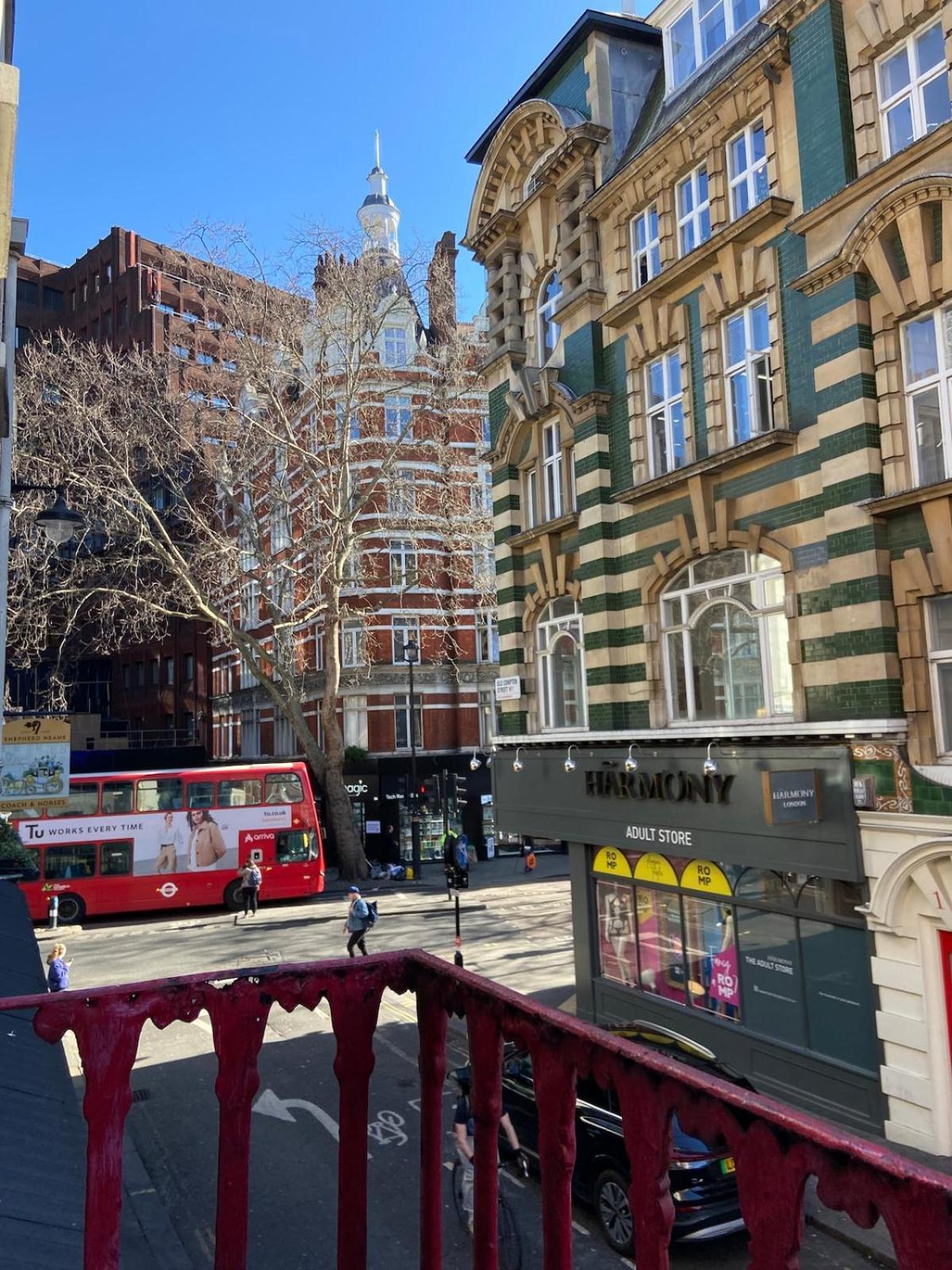 Apartment In The Heart Of Soho *