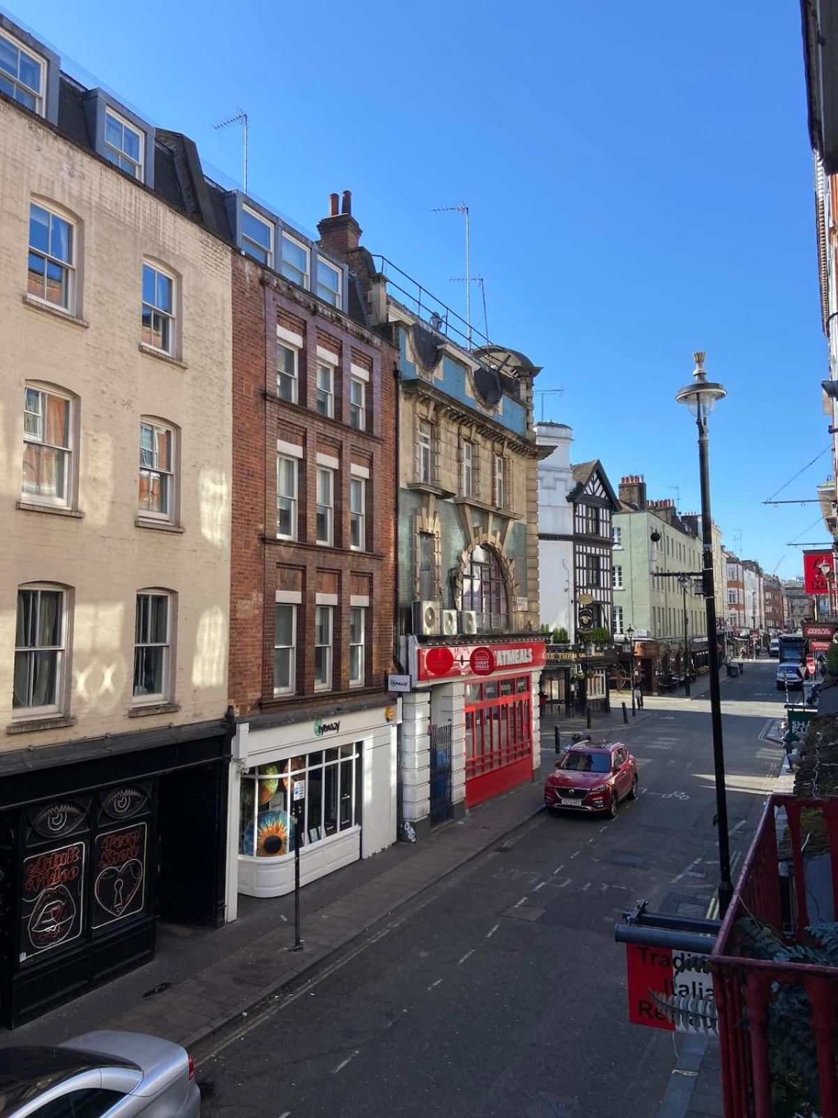 Apartment In The Heart Of Soho London